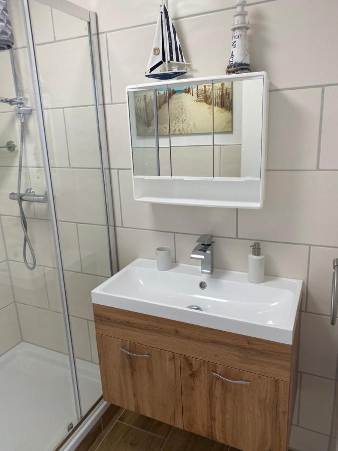 Gaestezimmer Luetje Wattwurm Apartment Dornumersiel Ngoại thất bức ảnh